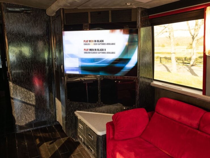 Charlie Sheen Prevost Marathon XL Tour Bus 14