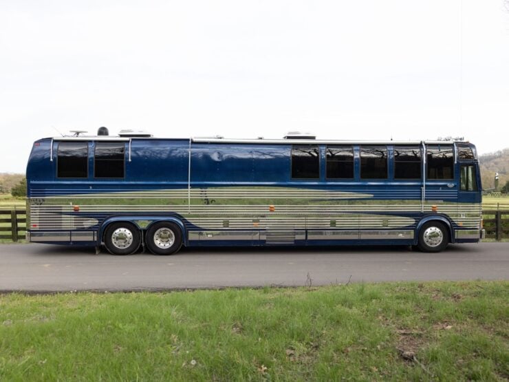 Charlie Sheen Prevost Marathon XL Tour Bus 6