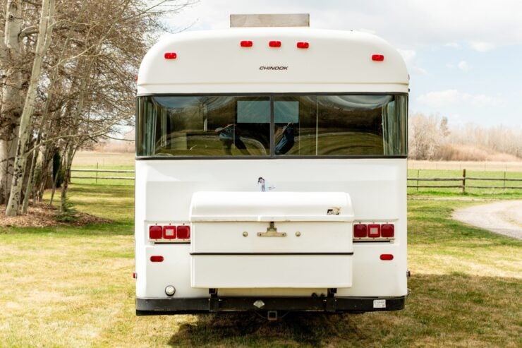 Chevrolet C30 Chinook Camper 10