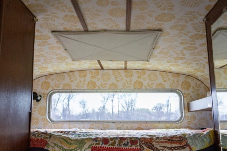 Chevrolet C30 Chinook Camper 14