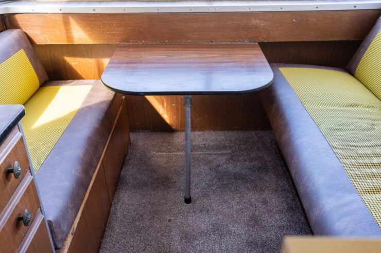 Chevrolet C30 Chinook Camper 19