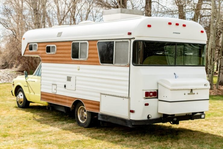 Chevrolet C30 Chinook Camper 3
