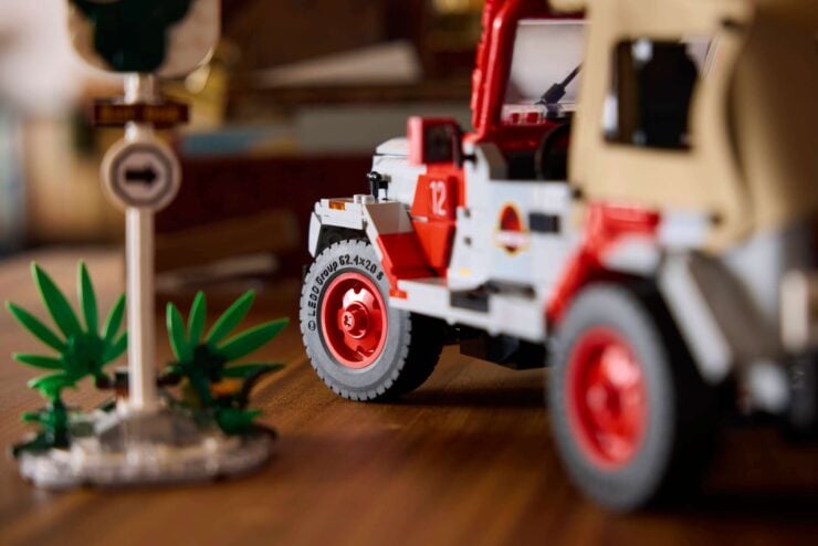 Lego Jurassic Park Jeep Wrangler 15