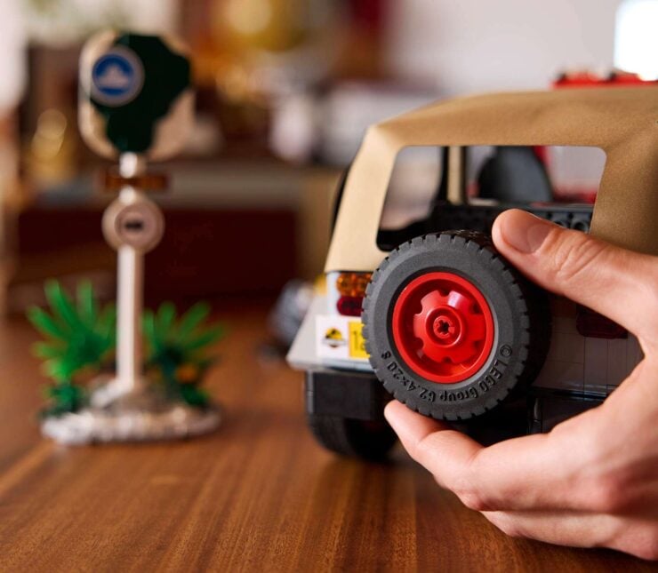 Lego Jurassic Park Jeep Wrangler 16