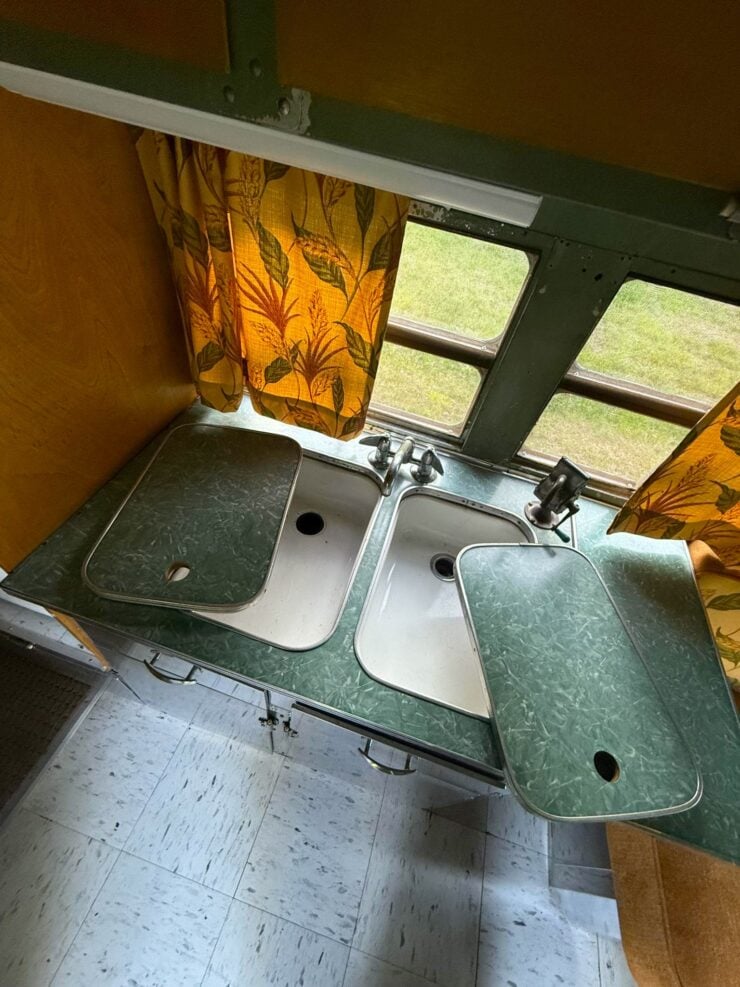 Silver Streak Clipper Camper 17