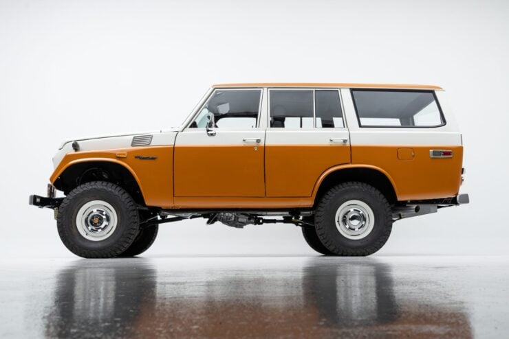 Toyota Land Cruiser FJ55 1