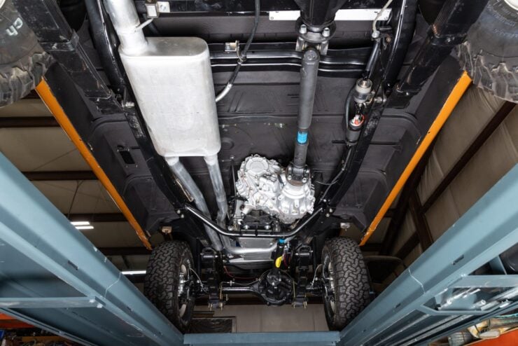 Toyota Land Cruiser FJ55 18