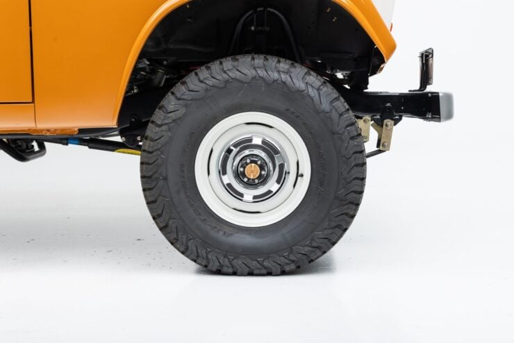 Toyota Land Cruiser FJ55 22