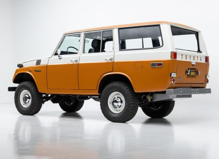 Toyota Land Cruiser FJ55 3