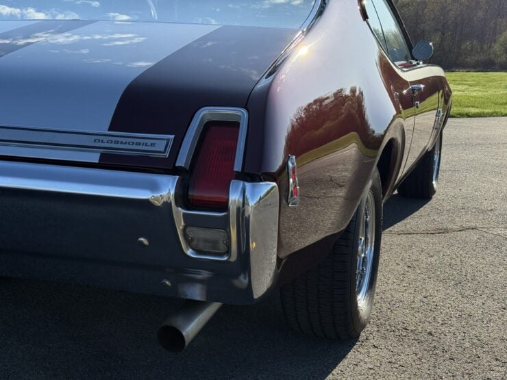 1969 Oldsmobile Cutlass Supreme 4