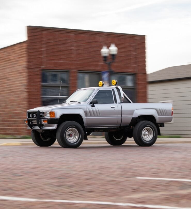 1988 Toyota Pickup SR5 10