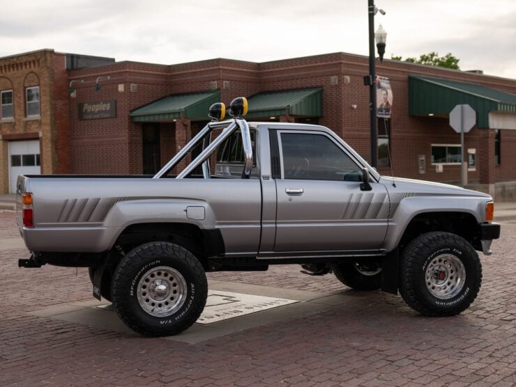 1988 Toyota Pickup SR5 13