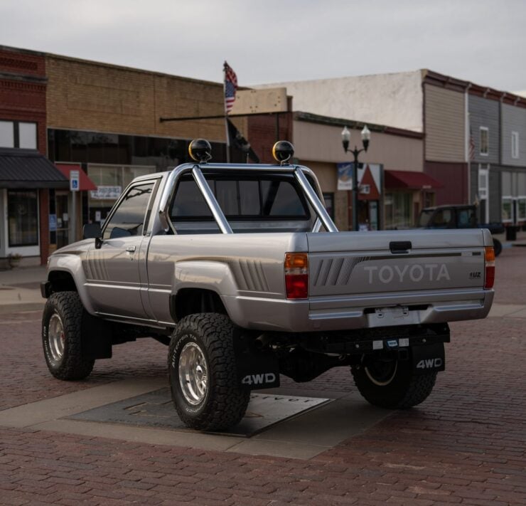 1988 Toyota Pickup SR5 16