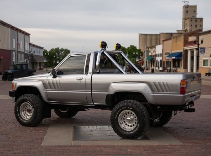 1988 Toyota Pickup SR5 17