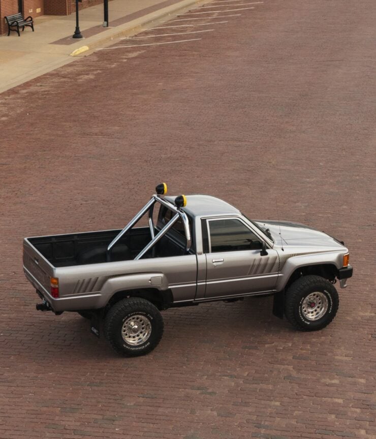 1988 Toyota Pickup SR5 9