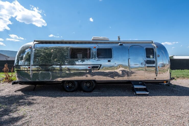 Airstream International Land Yacht Ambassador 10