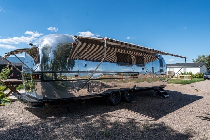 Airstream International Land Yacht Ambassador 7