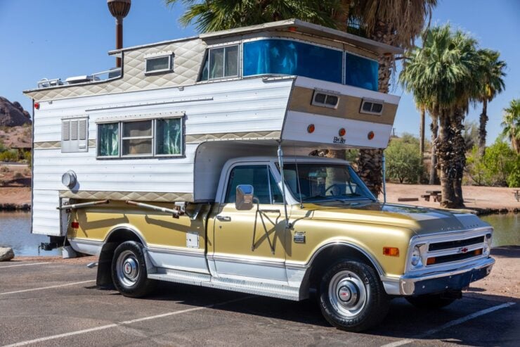 Chevrolet C20 and Del Rey Sky Lounge Camper 10