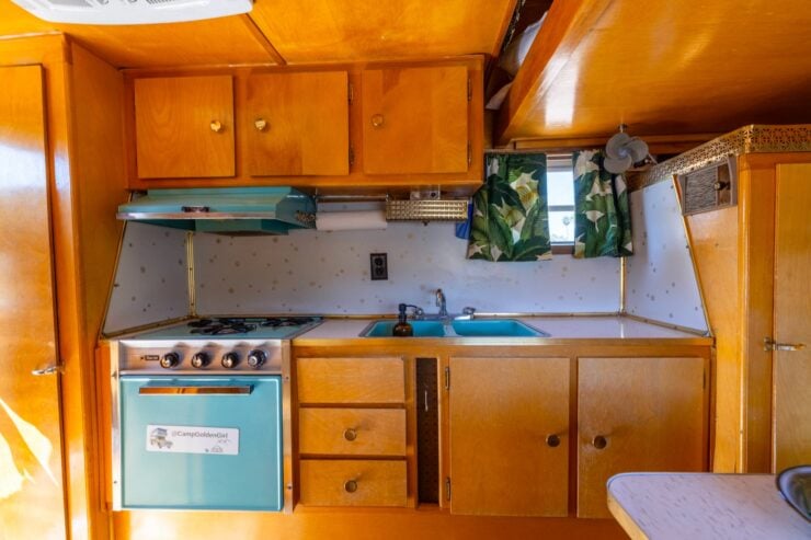 Chevrolet C20 and Del Rey Sky Lounge Camper 12