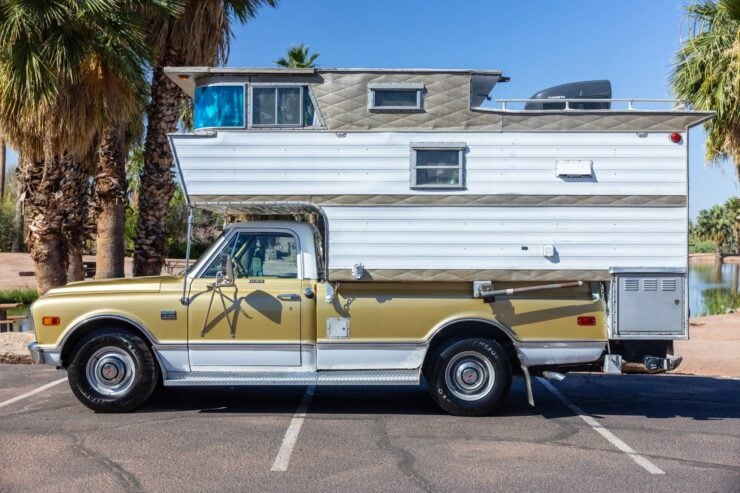 Chevrolet C20 and Del Rey Sky Lounge Camper 4