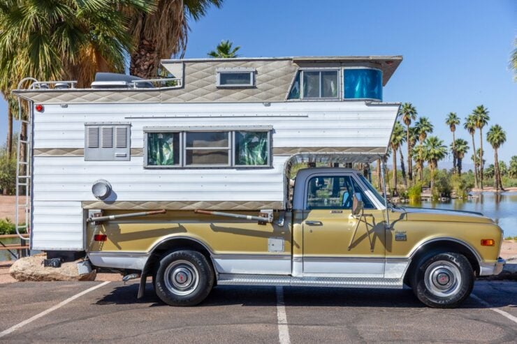 Chevrolet C20 and Del Rey Sky Lounge Camper 6