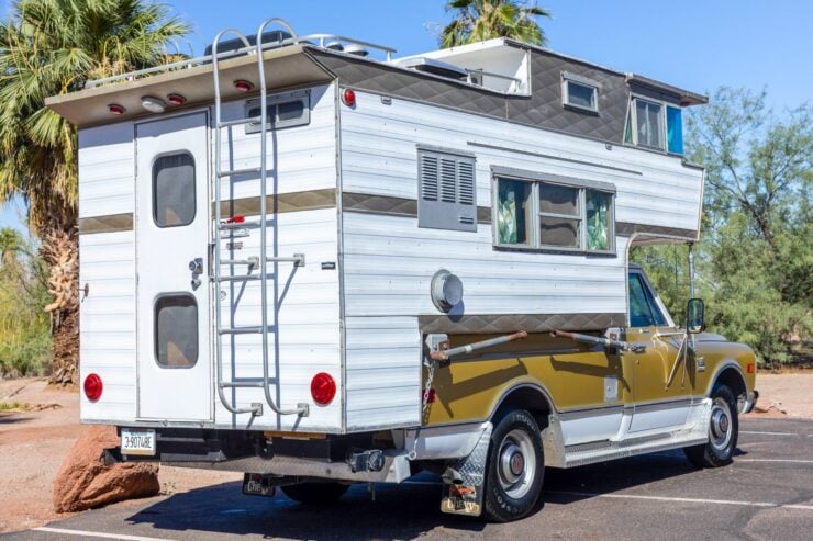 Chevrolet C20 and Del Rey Sky Lounge Camper 9