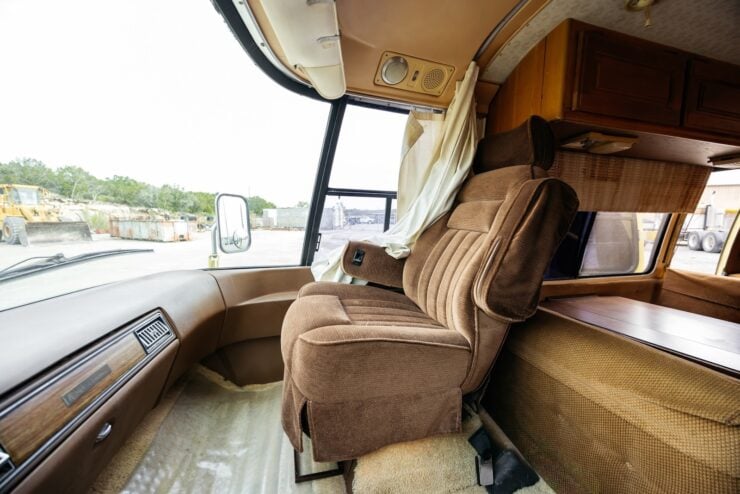 GMC Royale Motorhome 10