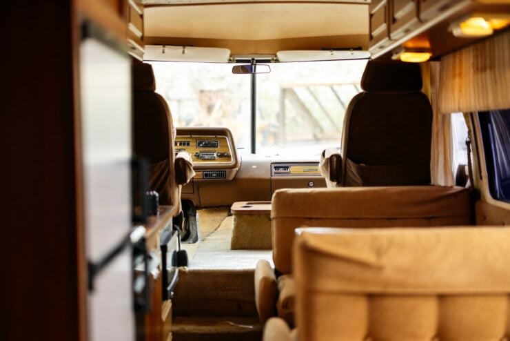GMC Royale Motorhome 12