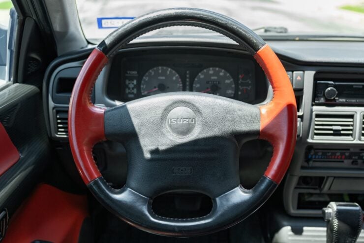 Isuzu VehiCROSS 3