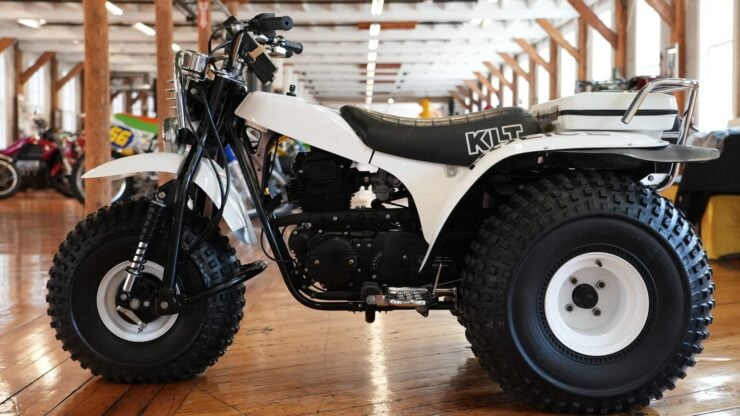 Kawasaki KLT250-P1 17