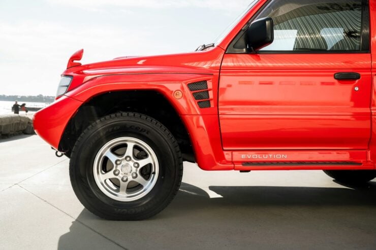 Mitsubishi Pajero Evolution 14