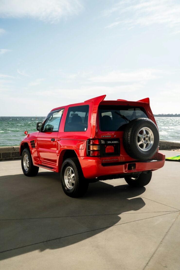 Mitsubishi Pajero Evolution 22