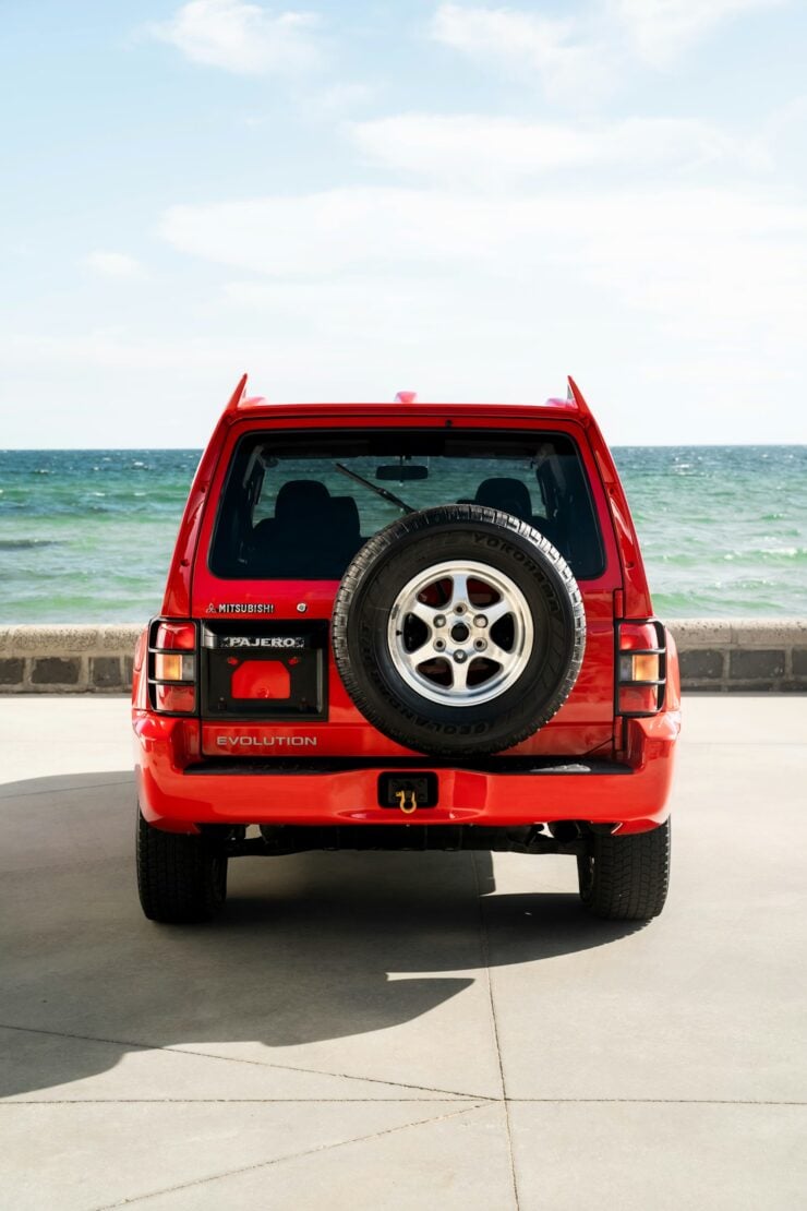 Mitsubishi Pajero Evolution 24