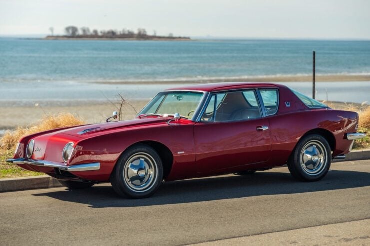 Studebaker Avanti R2 18