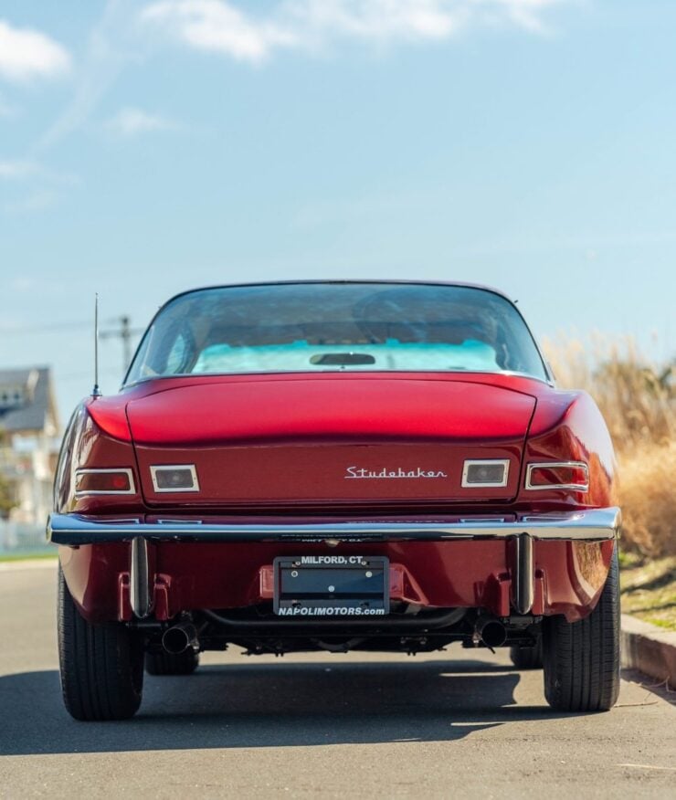 Studebaker Avanti R2 21