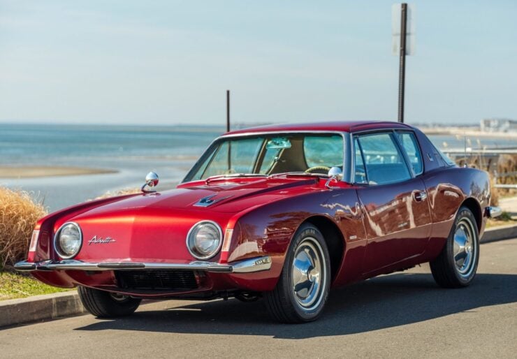 Studebaker Avanti R2 4