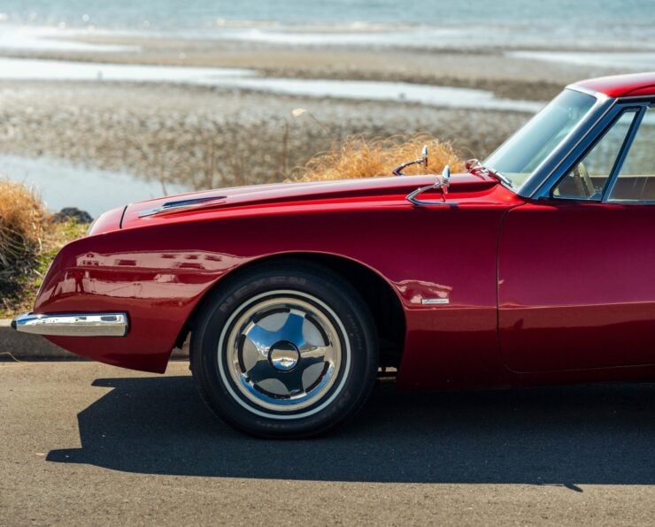 Studebaker Avanti R2 5