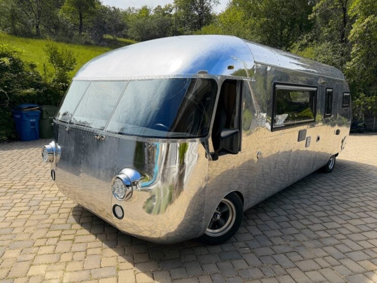 Ultra Van RV 1