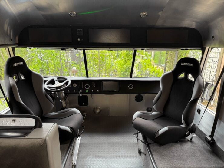 Ultra Van RV 17