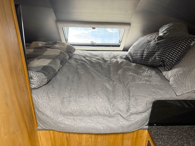 Ultra Van RV 27