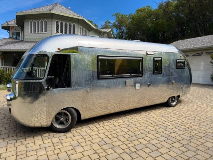 Ultra Van RV 6