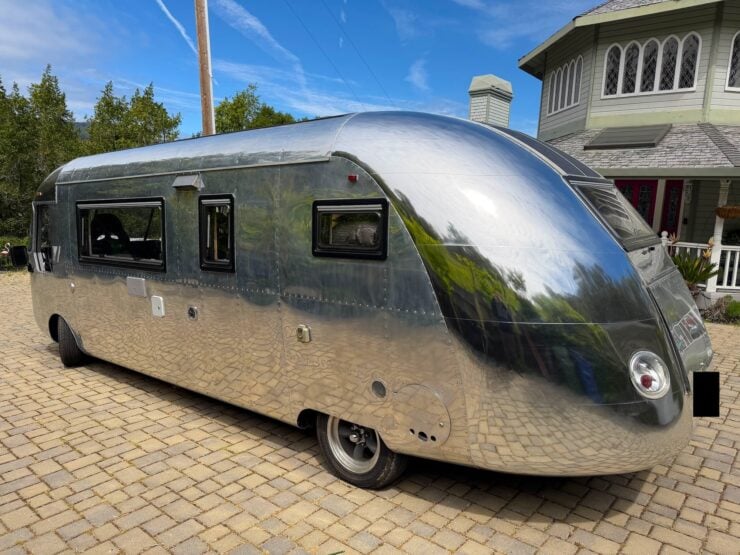 Ultra Van RV 8