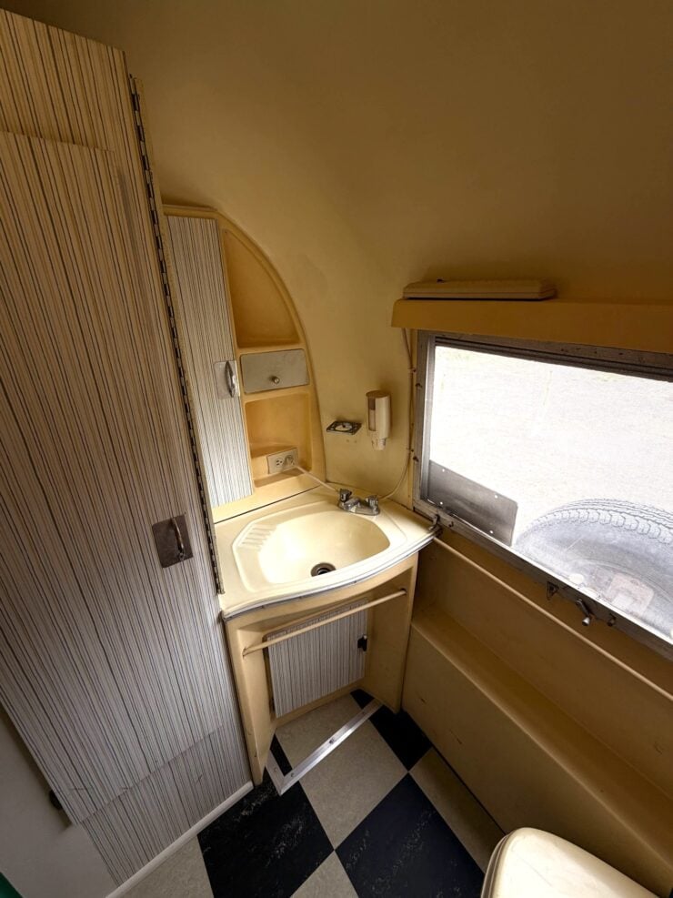 Airnado Oldsmobile Toronado Airstream Camper 17