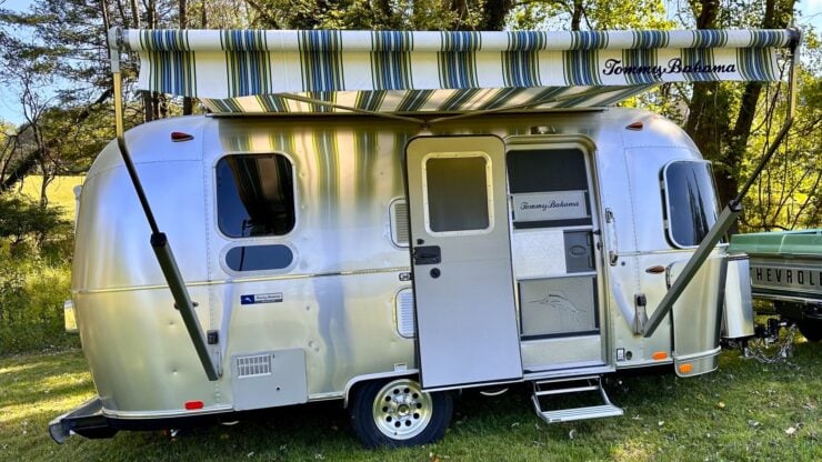 Airstream 19CB Tommy Bahama Travel Trailer 13