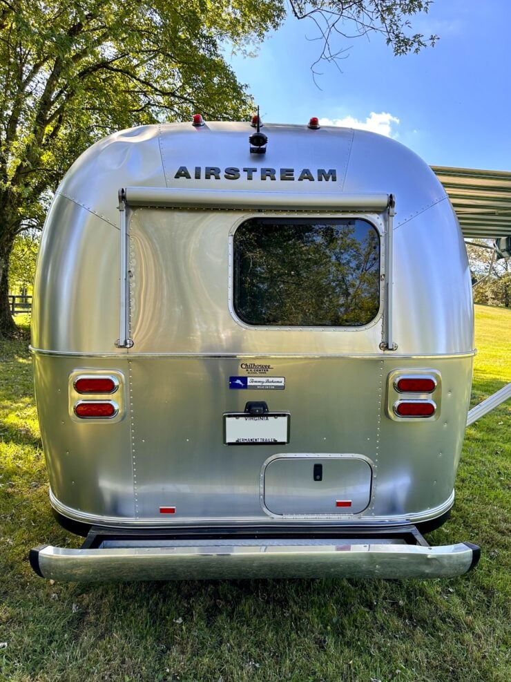 Airstream 19CB Tommy Bahama Travel Trailer 14