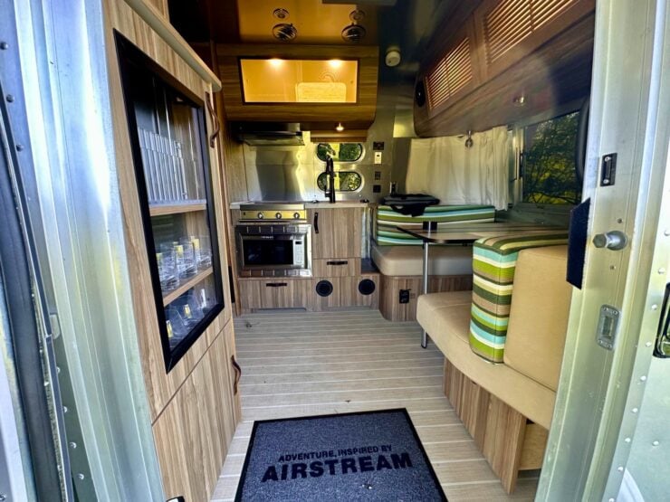 Airstream 19CB Tommy Bahama Travel Trailer 4