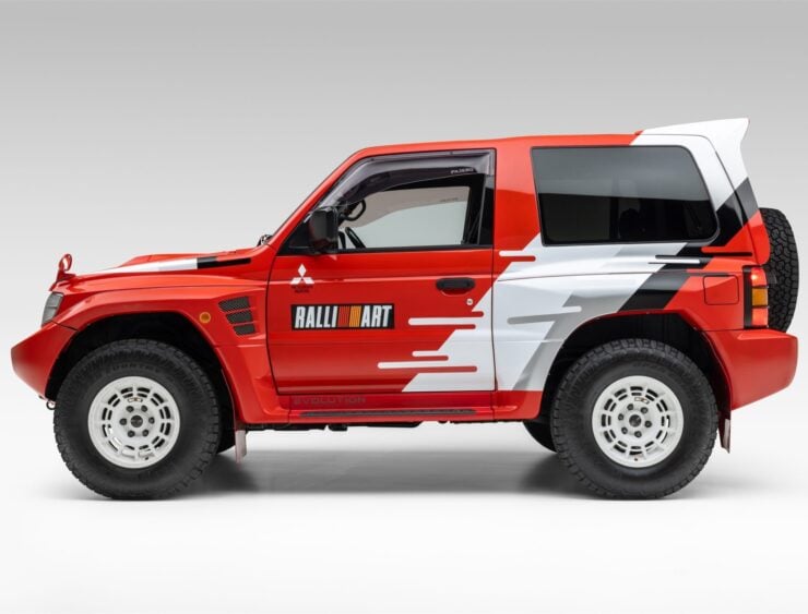Mitsubishi Pajero Evolution 1