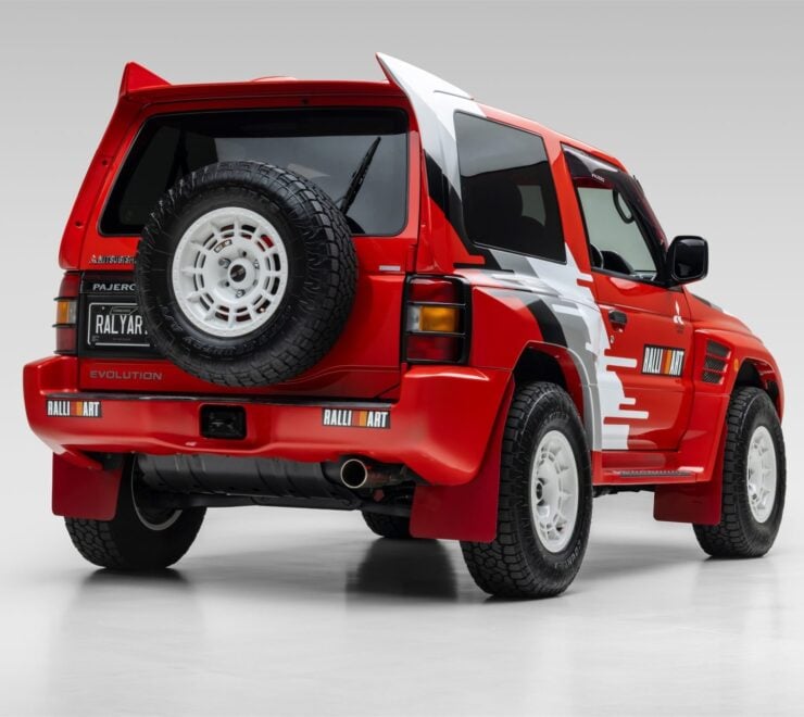 Mitsubishi Pajero Evolution 18