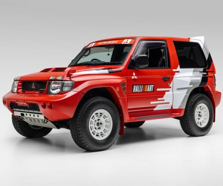 Mitsubishi Pajero Evolution 2