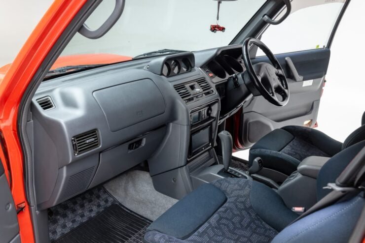 Mitsubishi Pajero Evolution 25
